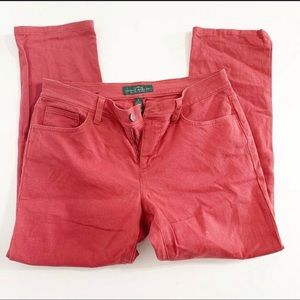 **SOLD** 😍 Cute Coral Capris